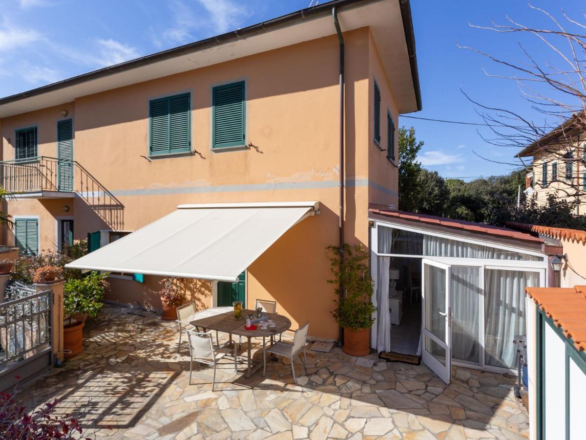 Holiday Home Stella Marina By Interhome มารินา ดิ เปียตราซันตา ภายนอก รูปภาพ