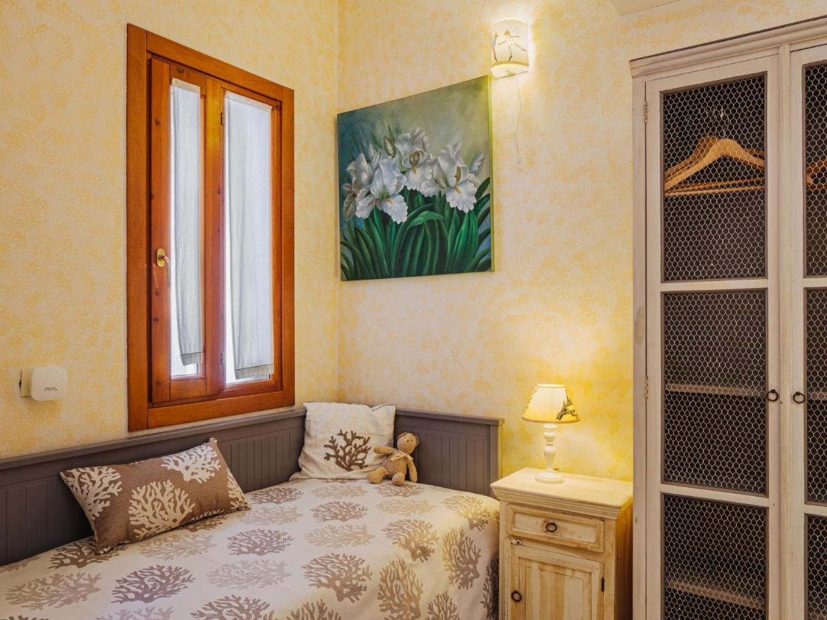 Holiday Home Stella Marina By Interhome มารินา ดิ เปียตราซันตา ภายนอก รูปภาพ
